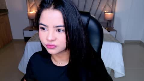 Layla Breezee online show from June 5, 11:04 am