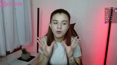 Snapshot of layla_castilloo chatting on January 24, 5:32 pm Layla online show from January 24, 5:32 pm