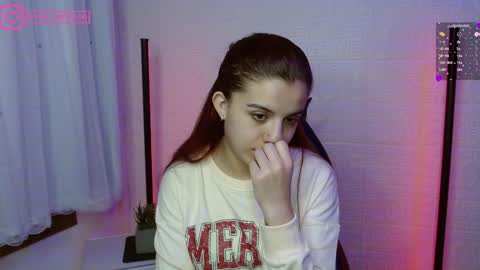 Snapshot of layla_castilloo chatting on January 21, 2:15 pm Layla online show from January 21, 2:15 pm