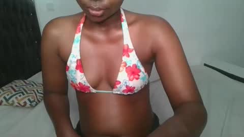 layla_cutiee online show from January 14, 8:00 am