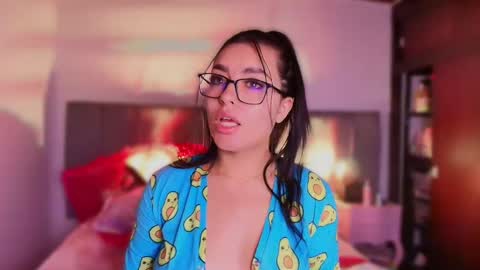 Layla online show from March 8, 10:43 am