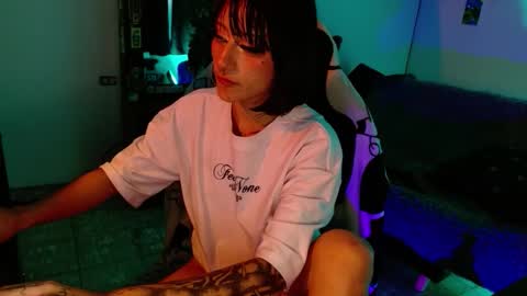 layla_quinn online show from January 16, 9:02 pm
