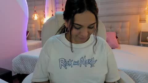 Snapshot of laylaa_2 chatting on September 12, 4:53 pm Layla online show from September 12, 4:53 pm