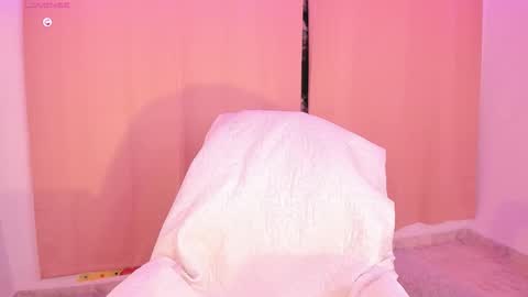 LAYLA online show from February 9, 11:07 pm