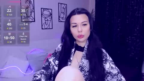 laylagreat online show from November 17, 4:09 pm