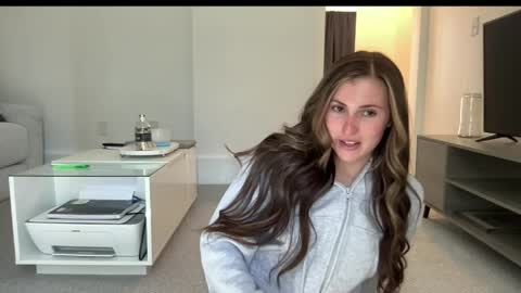 laylahlaylah1 online show from April 12, 3:27 pm