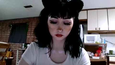 Snapshot of laylakills chatting on February 27, 4:24 am Layla Kills online show from February 27, 4:24 am