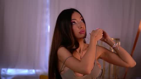 laylakristal online show from October 17, 5:44 am