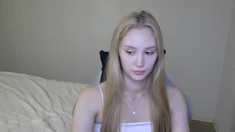 LaylaPretty001 online show from October 16, 5:29 am