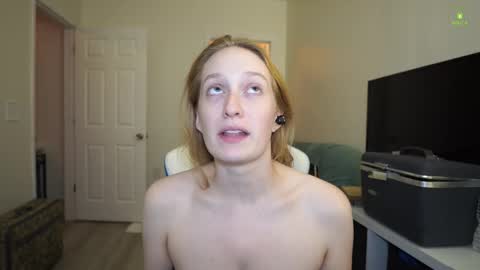 Layla Universe online show from November 29, 5:37 am