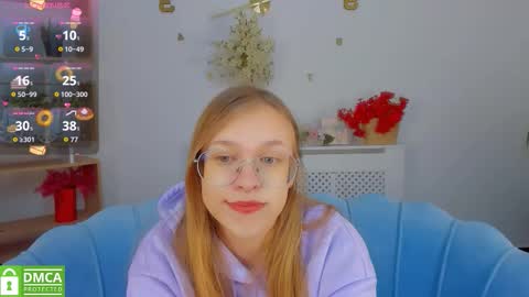 layriantavee online show from October 2, 6:23 am