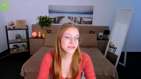 Snapshot of layriantavee chatting on March 1, 6:57 am layriantavee online show from March 1, 6:57 am