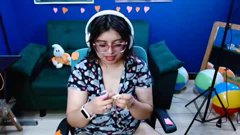 lcherryblossoml online show from October 10, 2:39 am