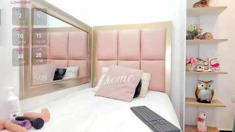 Lea online show from February 25, 8:42 pm