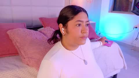 Snapshot of leah_bensoon chatting on September 15, 3:46 pm Leah online show from September 15, 3:46 pm