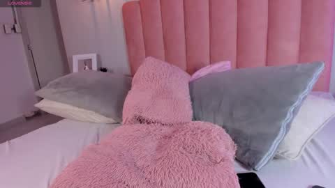 Leah online show from November 23, 4:16 pm