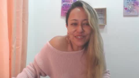 Snapshot of leah_susman chatting on February 23, 5:07 pm leah_susman online show from February 23, 5:07 pm