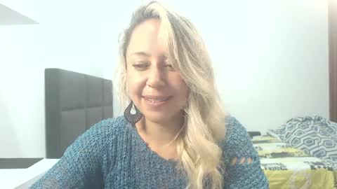 leah_susman online show from April 7, 4:36 am