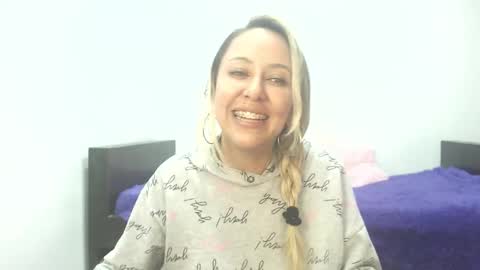 leah_susman online show from September 30, 1:49 am