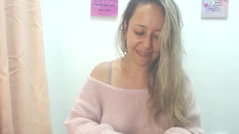 Snapshot of leah_susman chatting on March 11, 4:51 am leah_susman online show from March 11, 4:51 am