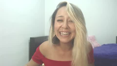 Snapshot of leah_susman chatting on September 10, 3:40 am leah_susman online show from September 10, 3:40 am