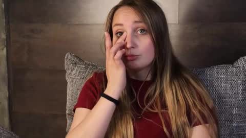 leandragren online show from September 18, 6:23 pm