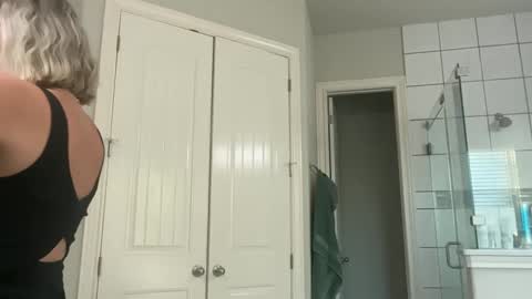 leanneluxecouple online show from September 27, 1:09 pm