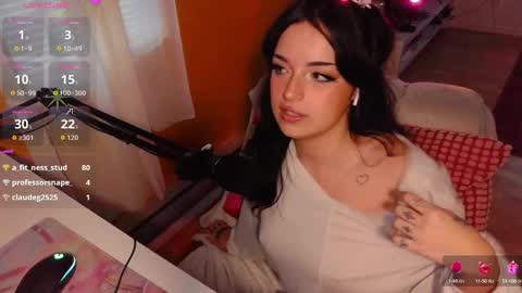 Lea Ray Pie online show from October 10, 9:08 pm