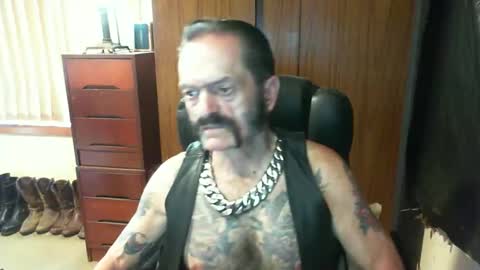 leathergreaser online show from January 26, 7:21 am