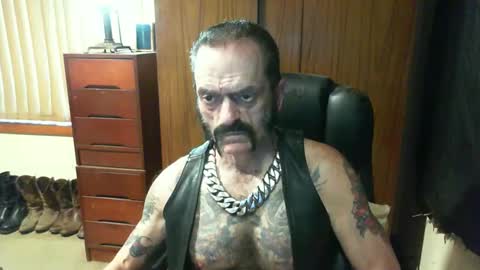 leathergreaser online show from January 22, 8:07 am