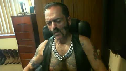 leathergreaser online show from February 5, 9:07 pm