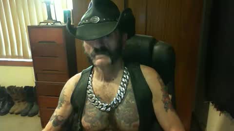 leathergreaser online show from September 8, 9:58 pm