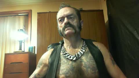 leathergreaser online show from January 31, 7:08 pm
