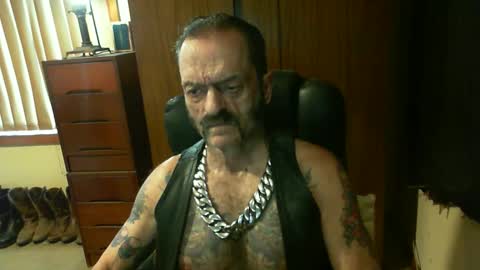 leathergreaser online show from February 6, 12:11 am