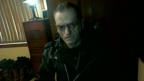 leathergreaser online show from June 29, 9:58 pm