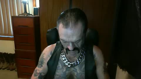 leathergreaser online show from January 19, 7:26 pm