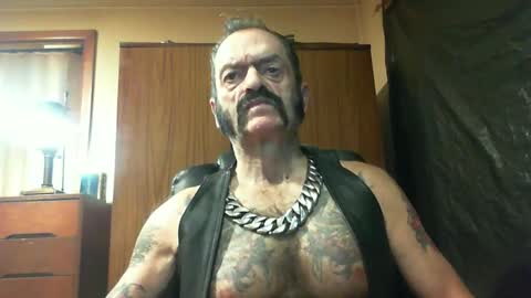 leathergreaser online show from January 20, 6:53 pm