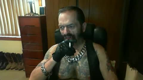 leathergreaser online show from January 26, 9:07 pm