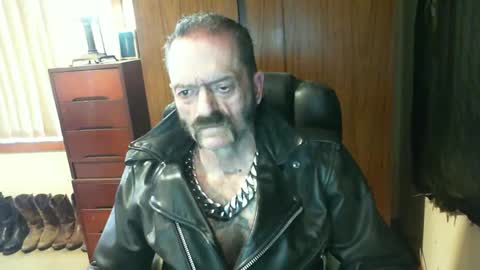 leathergreaser online show from February 11, 12:28 am