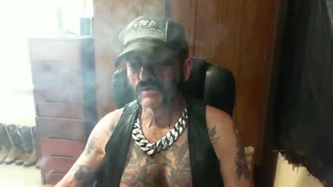 leathergreaser online show from January 19, 4:54 am
