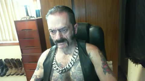 leathergreaser online show from February 9, 10:43 pm
