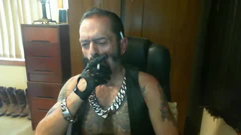 leathergreaser online show from February 18, 2:49 am