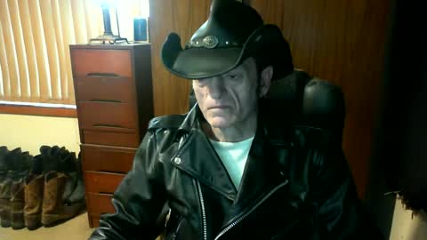 leathergreaser online show from July 7, 6:04 am