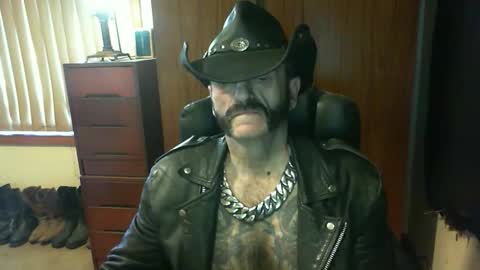 leathergreaser online show from October 13, 8:55 pm