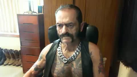 leathergreaser online show from January 30, 1:55 am
