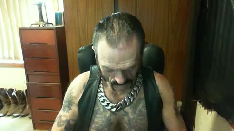 leathergreaser online show from March 2, 3:24 am