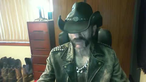 leathergreaser online show from May 13, 9:13 pm