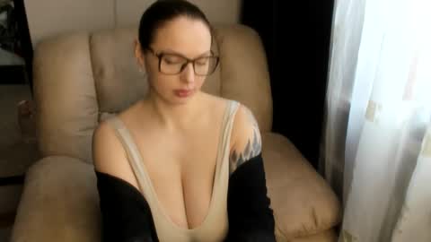 Snapshot of lecherous_wife chatting on February 25, 10:48 am Anna online show from February 25, 10:48 am
