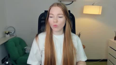 Lilly online show from November 23, 9:35 pm