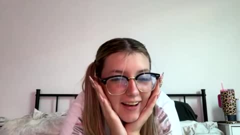 leeannerose online show from May 24, 8:37 pm
